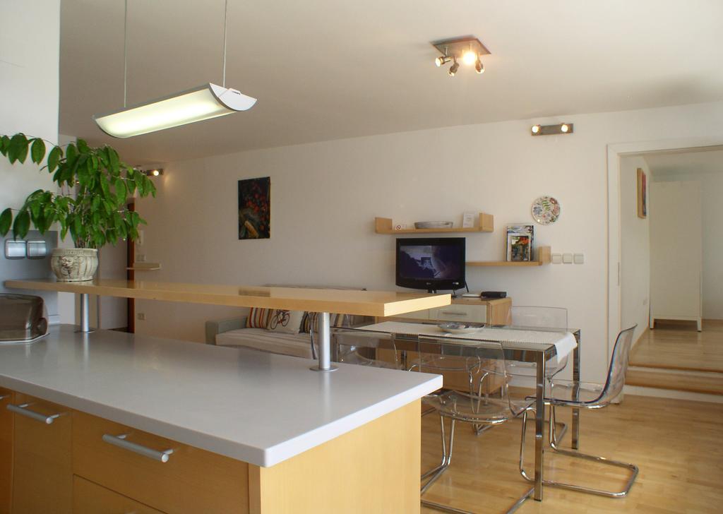 Charming Terrace Apartments Ana And Maria Tour As Ljubljana Room photo